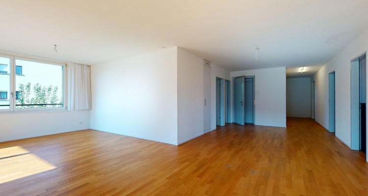 Helle und ruhig gelegene Wohnung mit grosser Loggia image 2