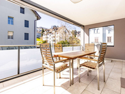 Zeitloses Designerstück image 2