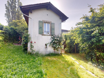 Maison rénovée avec jardin dans un emplacement d?exception image 2