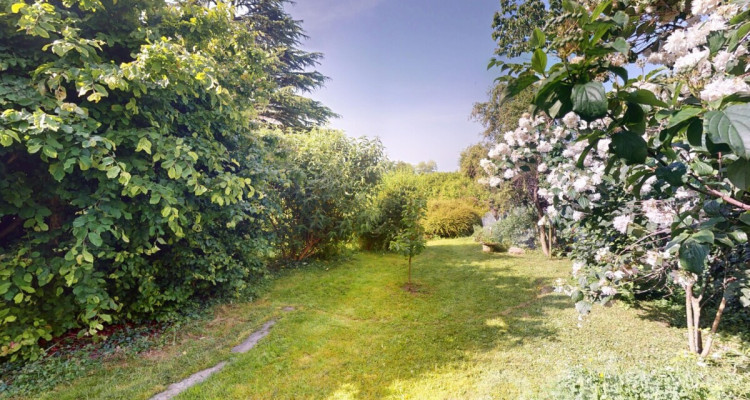 Maison rénovée avec jardin dans un emplacement d?exception image 5