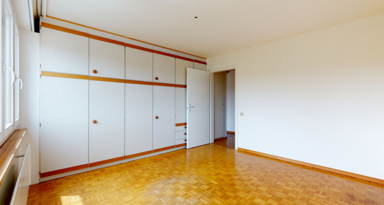 A ne pas manquer : Bel appartement en attique à La Chaux-de-Fonds ! image 10