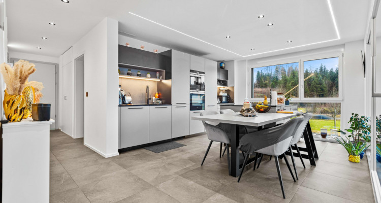 Exclusivité ! Appartement de standing avec vue sur les montagnes ! image 2