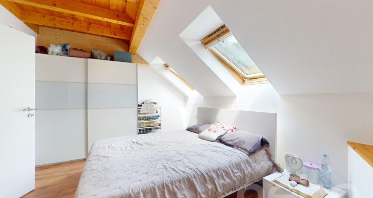 Grosszügiges Mehrfamilienhaus mit 3 Einheiten an ruhiger Lage image 1