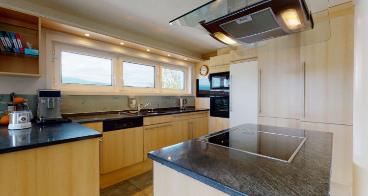 Grosses 7.5 Zimmer Einfamilienhaus im steuergünstigen Mörigen image 9