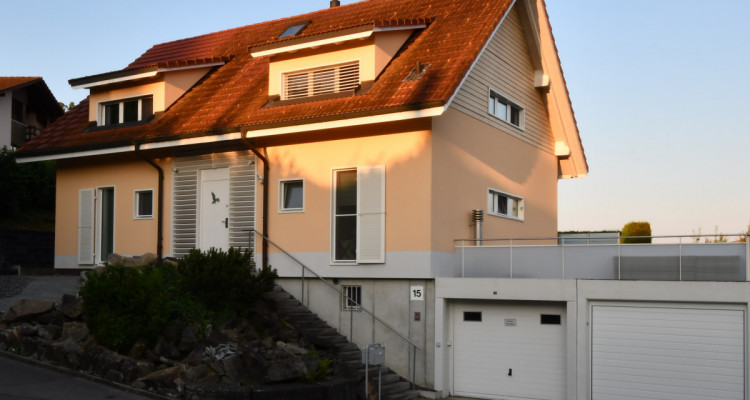 Grosses 7.5 Zimmer Einfamilienhaus im steuergünstigen Mörigen image 4