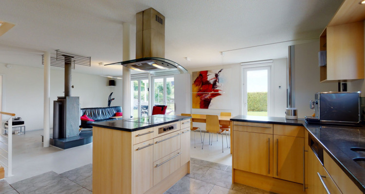 Grosses 7.5 Zimmer Einfamilienhaus im steuergünstigen Mörigen image 1