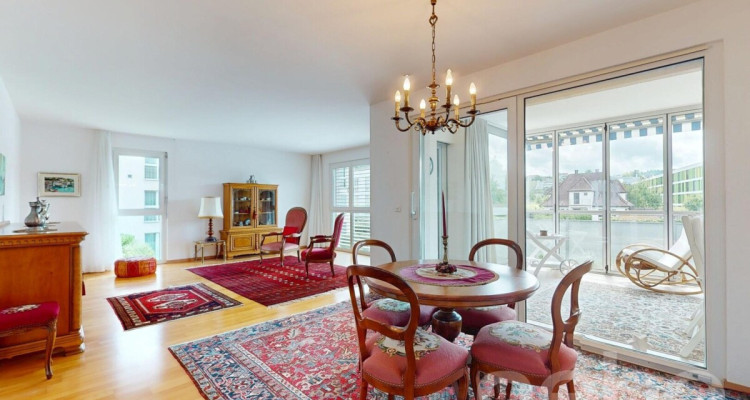 Grosszügige 4.5-Zi.-Wohnung mit Loggia an zentraler, ruhiger Lage image 1