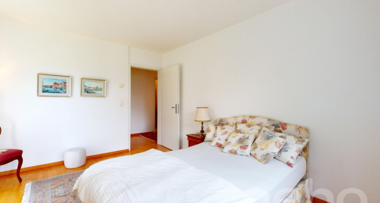 Grosszügige 4.5-Zi.-Wohnung mit Loggia an zentraler, ruhiger Lage image 4