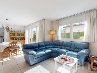 Charmante maison avec piscine et panneaux solaires à Cologny image 2