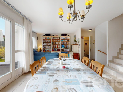 Charmante maison avec piscine et panneaux solaires à Cologny image 3