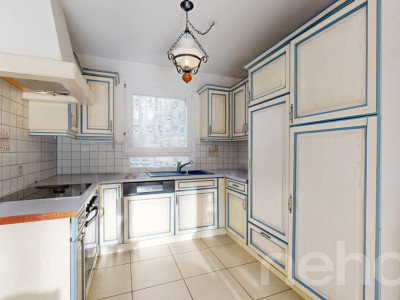 Charmante maison avec piscine et panneaux solaires à Cologny image 8