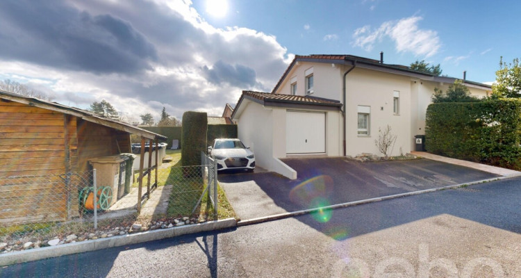 Charmante maison avec piscine et panneaux solaires à Cologny image 1