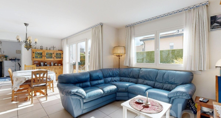 Charmante maison avec piscine et panneaux solaires à Cologny image 2