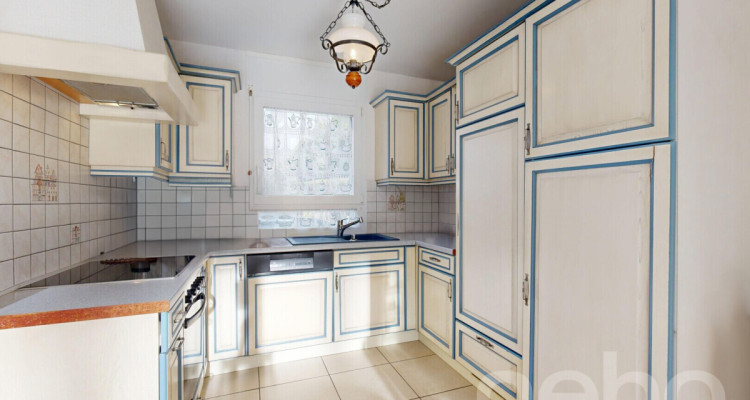 Charmante maison avec piscine et panneaux solaires à Cologny image 8