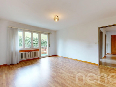 Praktische 4-Zimmer-Wohnung mit Balkon in der Nähe des Dorfplatzes image 2