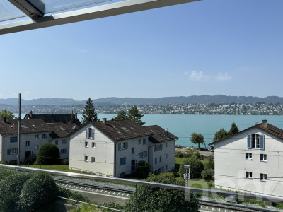 Exklusive 4.5-Zimmer-Wohnung mit traumhafter Aussicht in Zollikon image 3