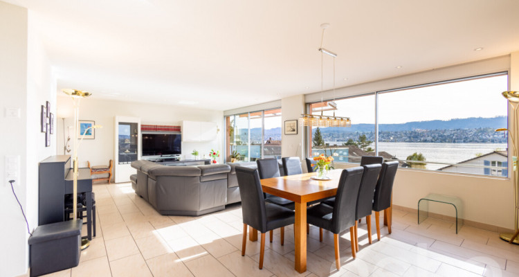 Exklusive 4.5-Zimmer-Wohnung mit traumhafter Aussicht in Zollikon image 2