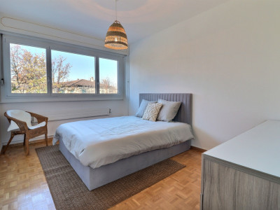 Lumineux 5 pièces meublé, 3 chambres, balcon ensoleillé image 12