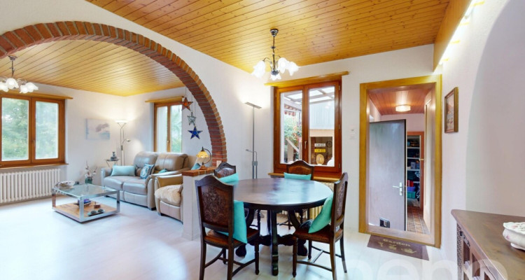 Haus mit Charme, grosser Terrasse, Garten und vielseitigem Anbau image 3