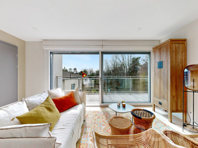 Appartement en attique de 2,5 pièces avec terrasse, idéalement situé à image 1