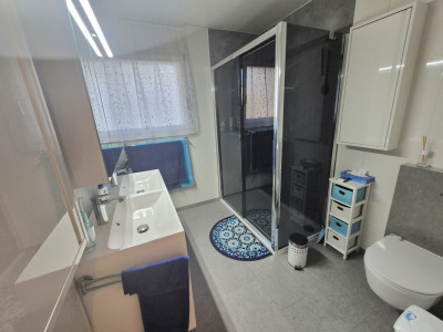 Magnifique ! Spacieux appartement de 4,5 pièces avec véranda, terrasse et jardin image 11