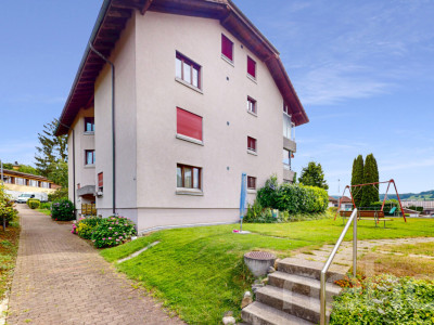 Helle 4.5-Zi.-Wohnung mit Aussicht, Cheminée und zwei Parkplätzen image 3