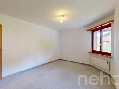 Helle 4.5-Zi.-Wohnung mit Aussicht, Cheminée und zwei Parkplätzen image 5