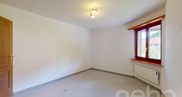 Helle 4.5-Zi.-Wohnung mit Aussicht, Cheminée und zwei Parkplätzen image 5