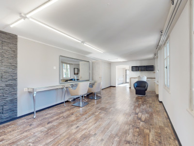 Mehrfamilienhaus mit Gewerbe ? zentral und renditestark image 3