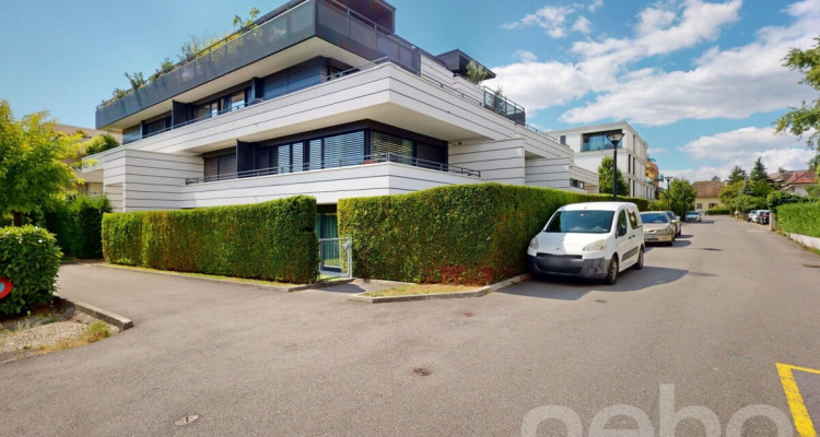 Appartement de standing avec grande terrasse périphérique de 105 m² image 3