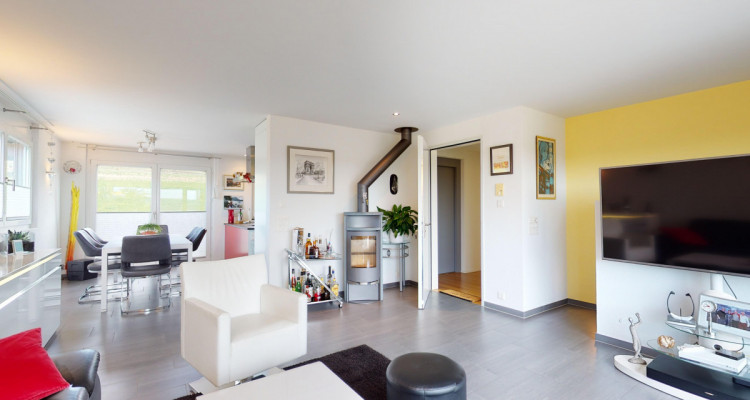 Herrliche Weitsicht über die Reuss und die Alpen image 1