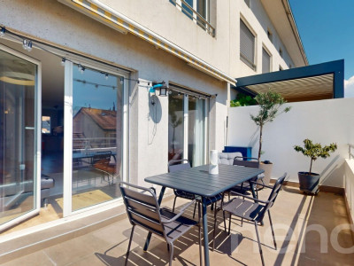 Duplex en attique lumineux et rénové avec cachet image 4