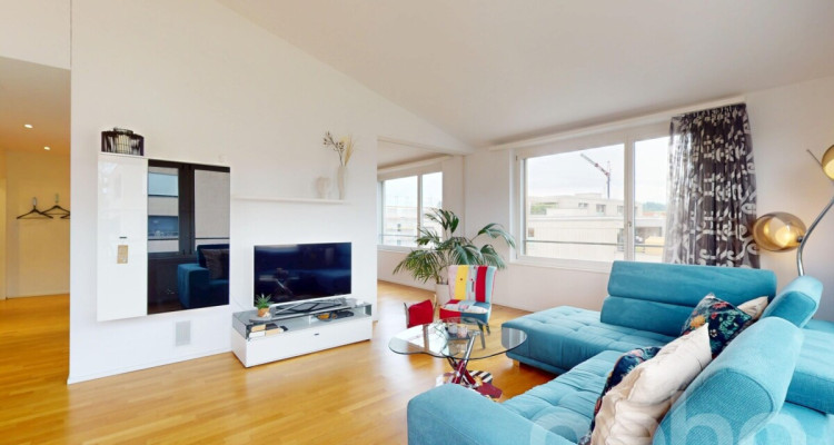 Licht, Weite und Ausblick ? stilvolle 3.5-Zimmer-Dachwohnung image 1