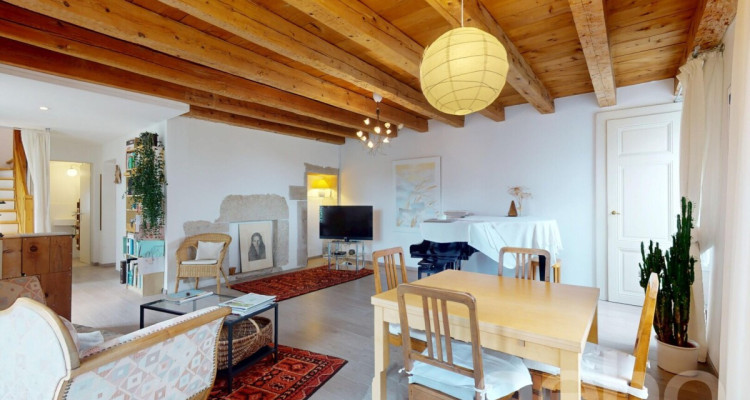 Maison villageoise rénovée avec jardin et fort potentiel image 1