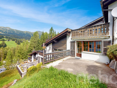 2.5-Zimmer-Wohnung mit Cheminée und Bergblick in Lenzerheide image 3