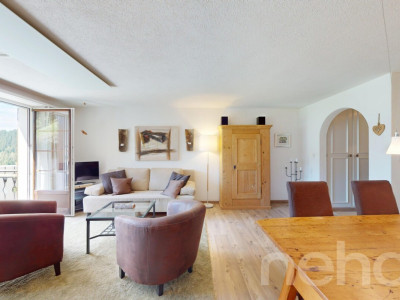 2.5-Zimmer-Wohnung mit Cheminée und Bergblick in Lenzerheide image 1