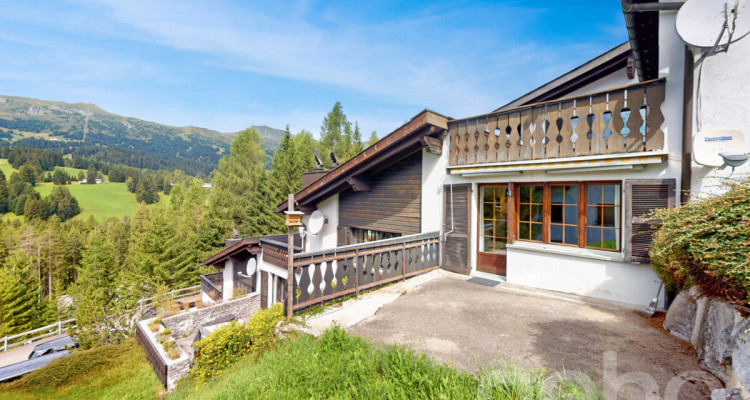 2.5-Zimmer-Wohnung mit Cheminée und Bergblick in Lenzerheide image 3