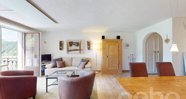 2.5-Zimmer-Wohnung mit Cheminée und Bergblick in Lenzerheide image 1