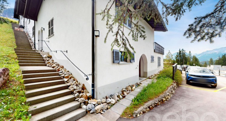 2.5-Zimmer-Wohnung mit Cheminée und Bergblick in Lenzerheide image 9