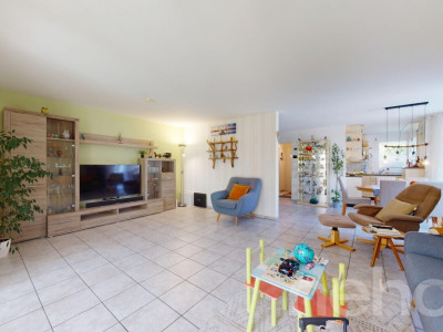 5.5-Zimmer-Doppelhaushälfte mit Wintergarten, Garten & 2 TG-Plätze image 4