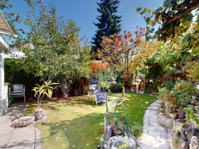 5.5-Zimmer-Doppelhaushälfte mit Wintergarten, Garten & 2 TG-Plätze image 12