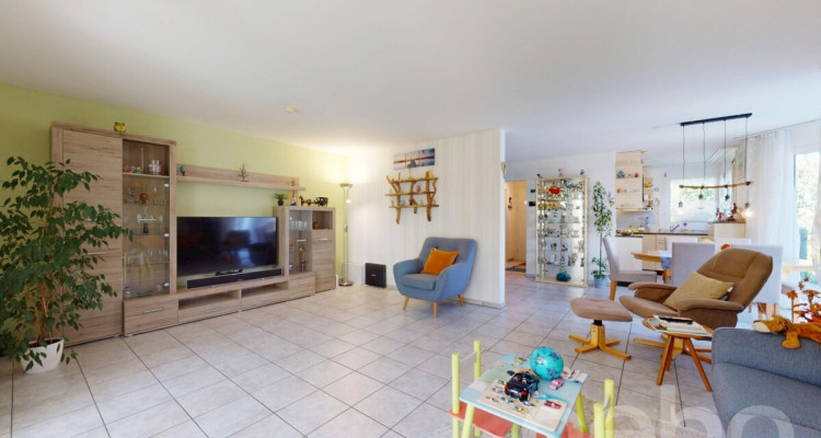 5.5-Zimmer-Doppelhaushälfte mit Wintergarten, Garten & 2 TG-Plätze image 4