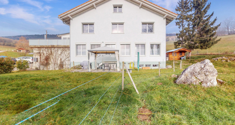 En exclusivité: maison de caractère composée de deux logements image 3