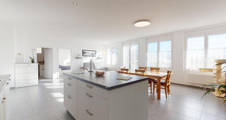 En exclusivité: maison de caractère composée de deux logements image 6