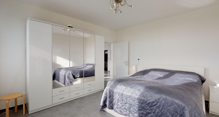 En exclusivité: maison de caractère composée de deux logements image 9