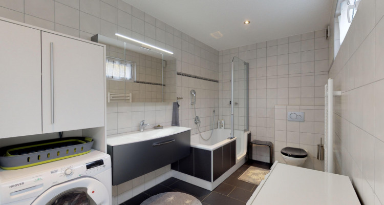 En exclusivité: maison de caractère composée de deux logements image 10