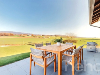 Maison mitoyenne rénovée avec jardin privatif image 2