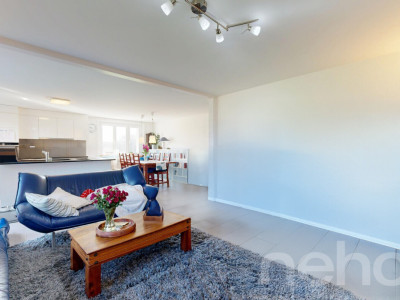 Maison mitoyenne rénovée avec jardin privatif image 3