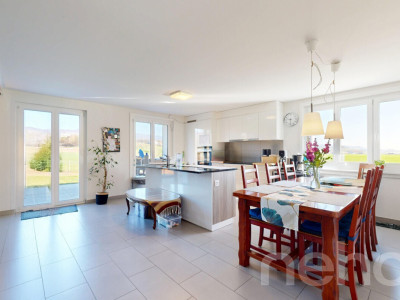 Maison mitoyenne rénovée avec jardin privatif image 4