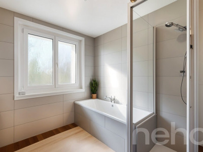 Maison mitoyenne rénovée avec jardin privatif image 9